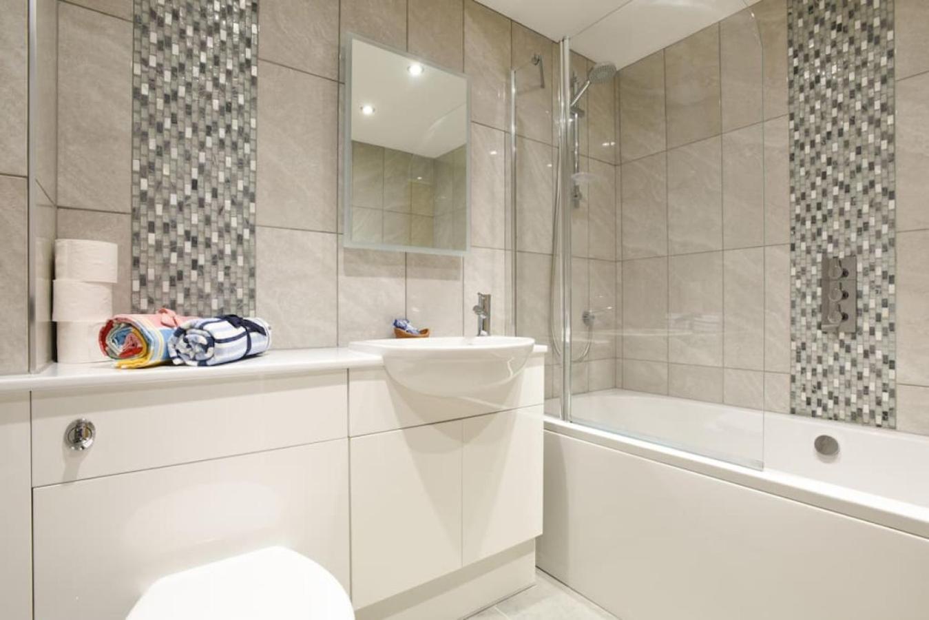 Air Maison - Stunning Beach Front Apartment พอร์ตสมัธ ภายนอก รูปภาพ