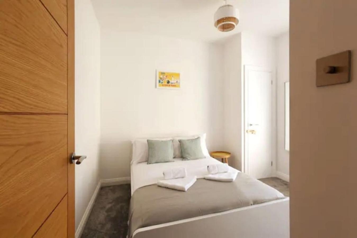 Air Maison - Stunning Beach Front Apartment พอร์ตสมัธ ภายนอก รูปภาพ
