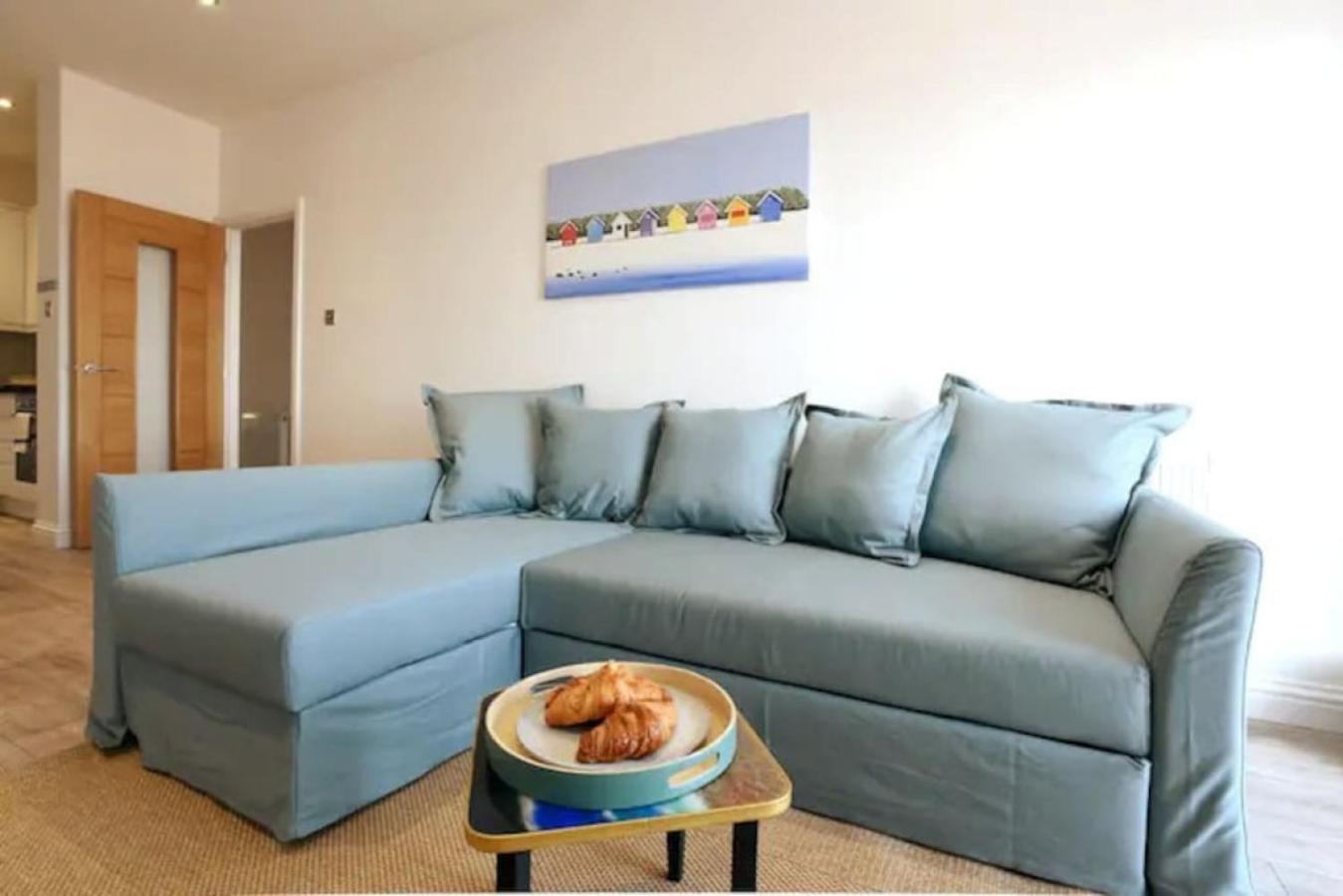 Air Maison - Stunning Beach Front Apartment พอร์ตสมัธ ภายนอก รูปภาพ